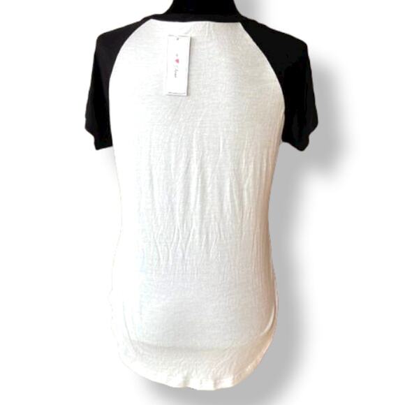It Closet Juniors Womens Top Size Medium Black White Baseball Tee Buy Me Food - Picture 3 of 7